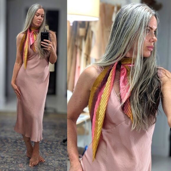 Prettiest Vintage Neck Scarf - Picture 5 of 5